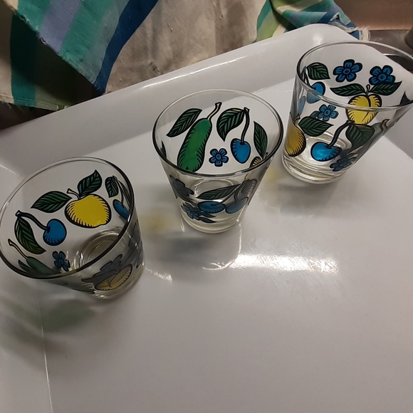 Vintage Fruit Glasses (3) - Picture 10 of 14